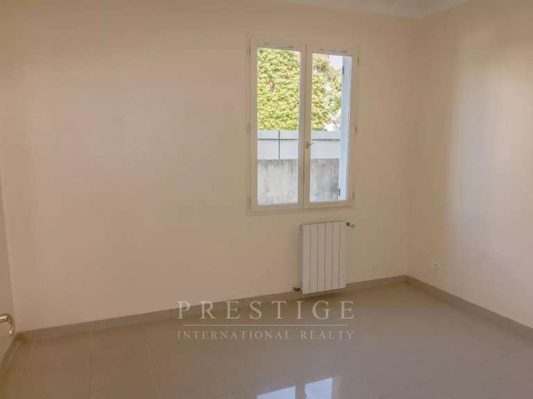 Maison Juan-les-pins - 2 chambres - 209m²