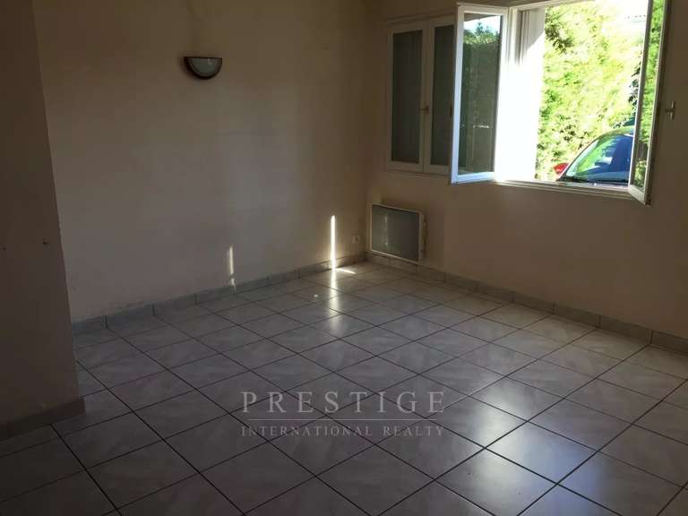 Maison Juan-les-pins - 2 chambres - 209m²