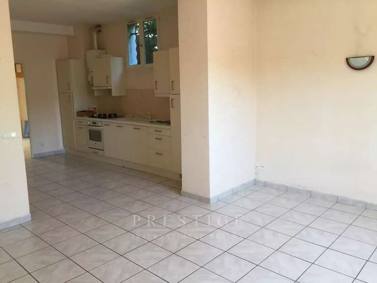 Maison Juan-les-pins - 2 chambres - 209m²