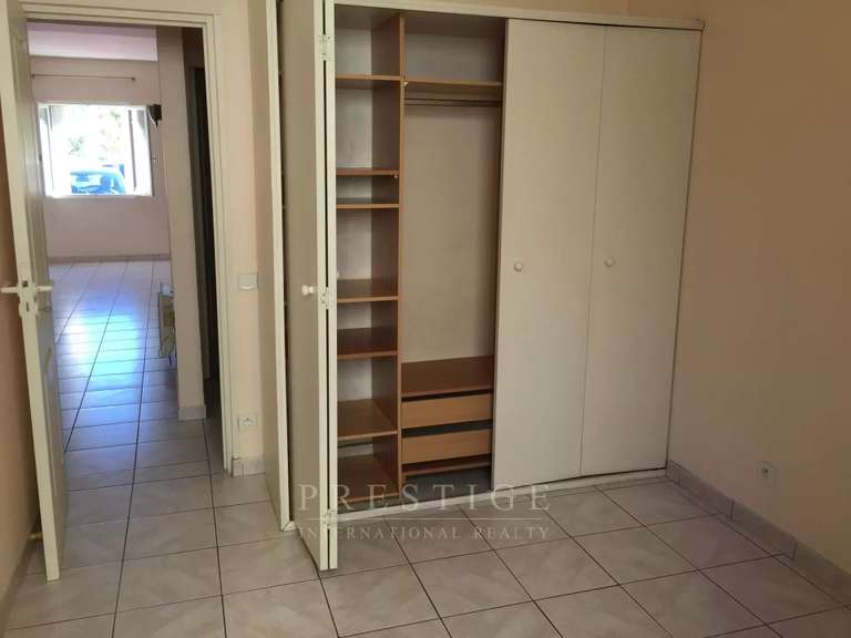 Maison Juan-les-pins - 2 chambres - 209m²