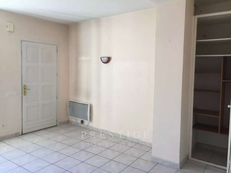 Maison Juan-les-pins - 2 chambres - 209m²