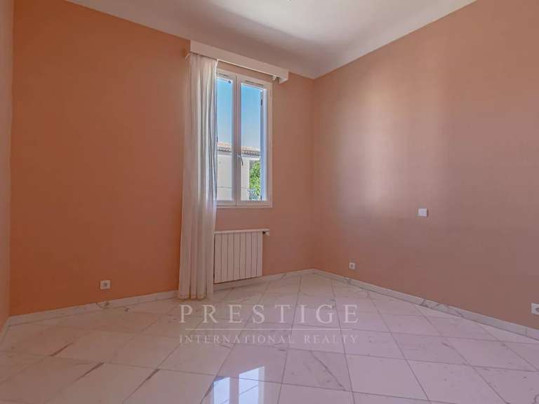 Maison Juan-les-pins - 2 chambres - 209m²