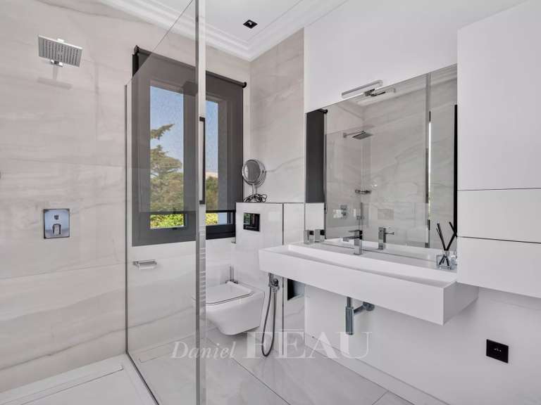 Maison Juan-les-pins - 5 chambres - 290m²