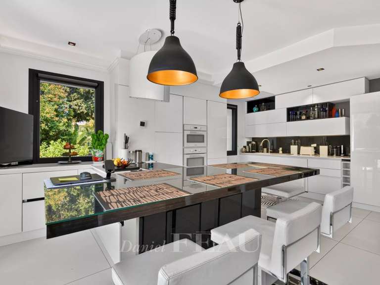 Maison Juan-les-pins - 5 chambres - 290m²