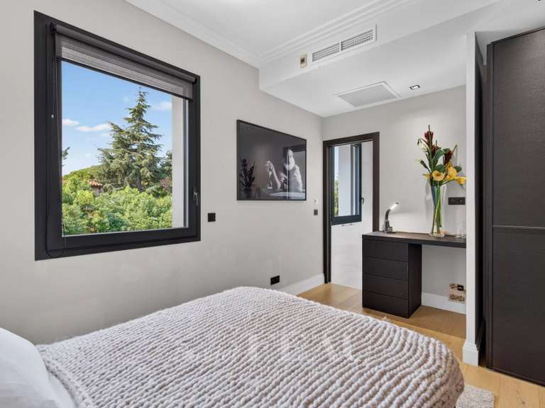 Maison Juan-les-pins - 5 chambres - 290m²
