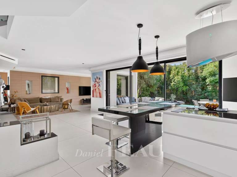 Maison Juan-les-pins - 5 chambres - 290m²