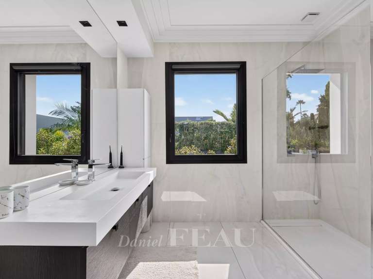 Maison Juan-les-pins - 5 chambres - 290m²