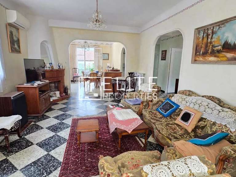 Maison Juan-les-pins - 3 chambres - 157m²