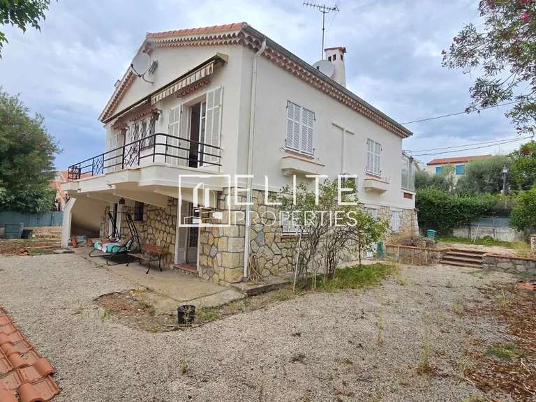 Maison Juan-les-pins - 3 chambres - 157m²