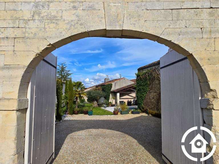 Maison Juillac-le-Coq - 4 chambres