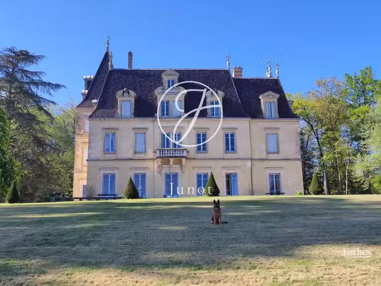 Château Jujurieux - 15 chambres - 1045m²