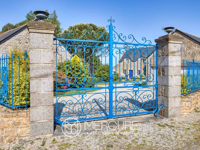 Maison Jullouville - 4 chambres - 220m²