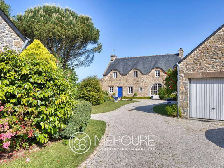 Maison Jullouville - 4 chambres - 220m²