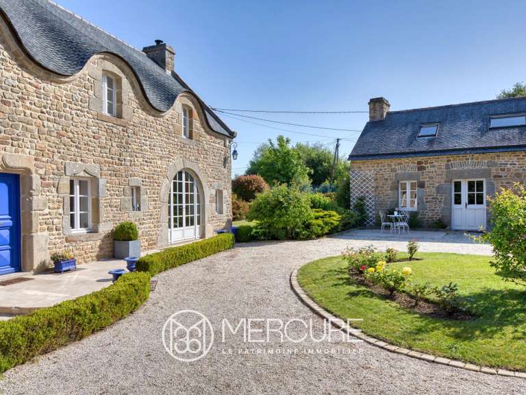 Maison Jullouville - 4 chambres - 220m²