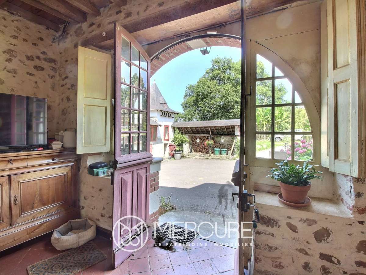 Equestrian property Jurançon