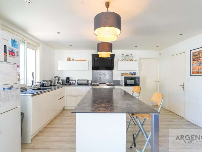 House Juvignac - 5 bedrooms - 178m²