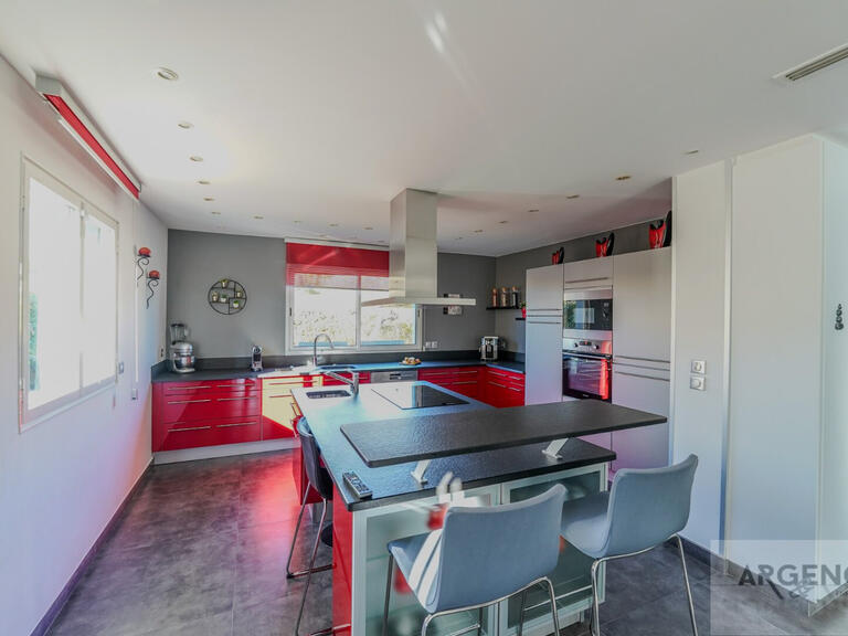 Maison Juvignac - 4 chambres - 226m²