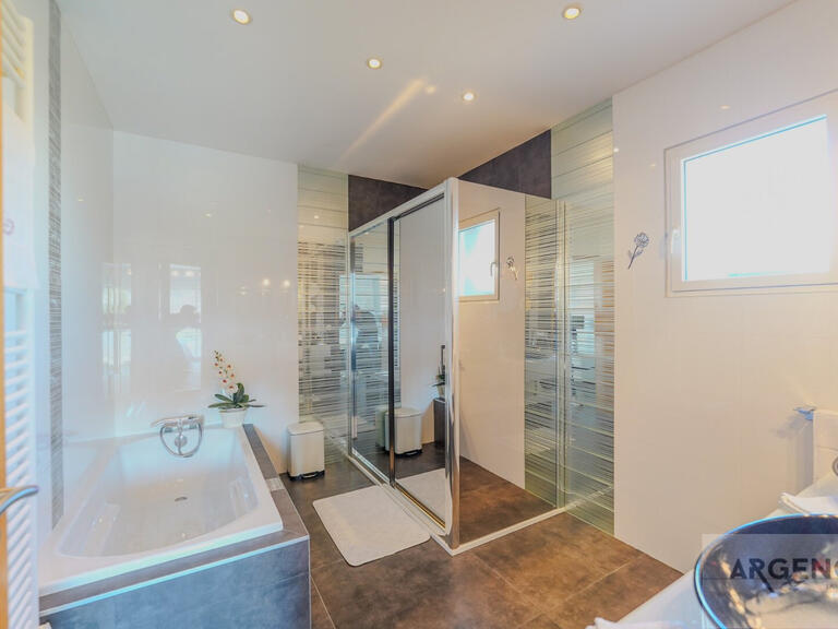 Maison Juvignac - 4 chambres - 226m²
