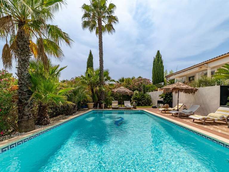 House Juvignac - 3 bedrooms - 210m²