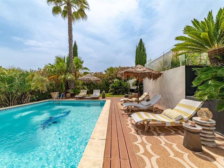 House Juvignac - 3 bedrooms - 210m²