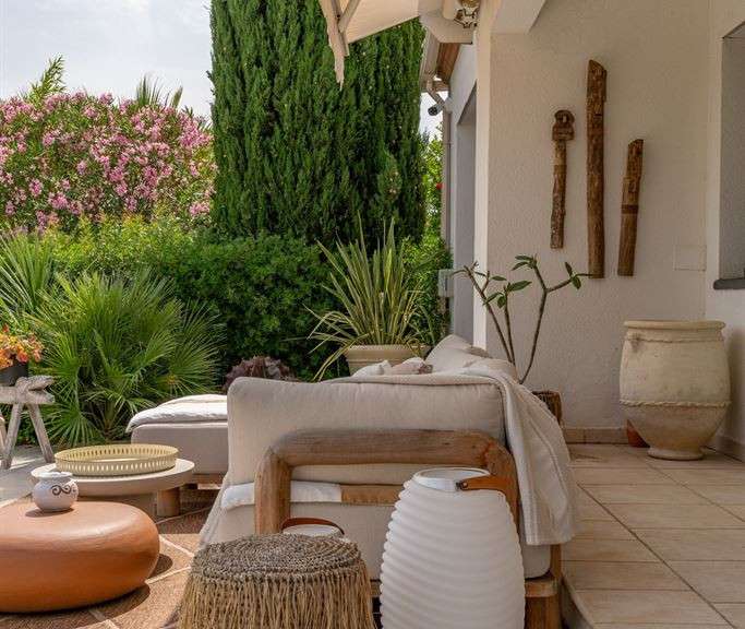 Maison Juvignac - 3 chambres - 210m²