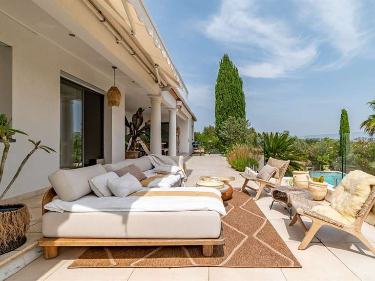 Maison Juvignac - 3 chambres - 210m²