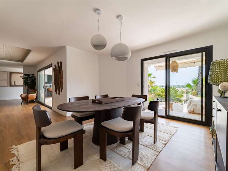 Maison Juvignac - 3 chambres - 210m²