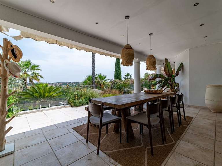 Maison Juvignac - 3 chambres - 210m²