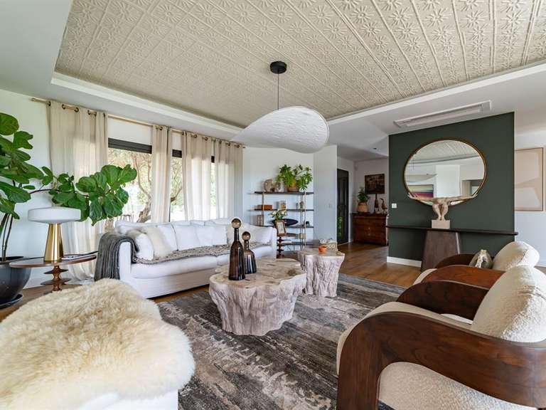 Maison Juvignac - 3 chambres - 210m²