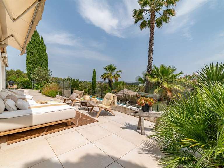 Maison Juvignac - 3 chambres - 210m²