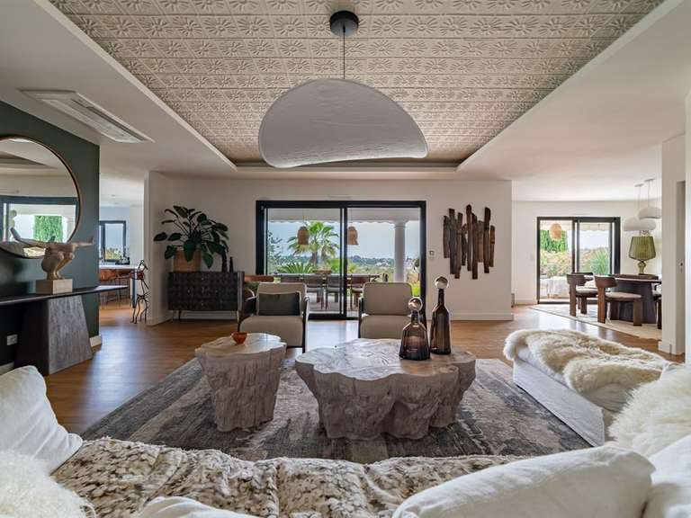 Maison Juvignac - 3 chambres - 210m²