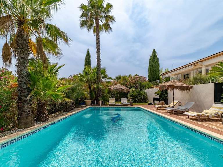 Maison Juvignac - 3 chambres - 210m²