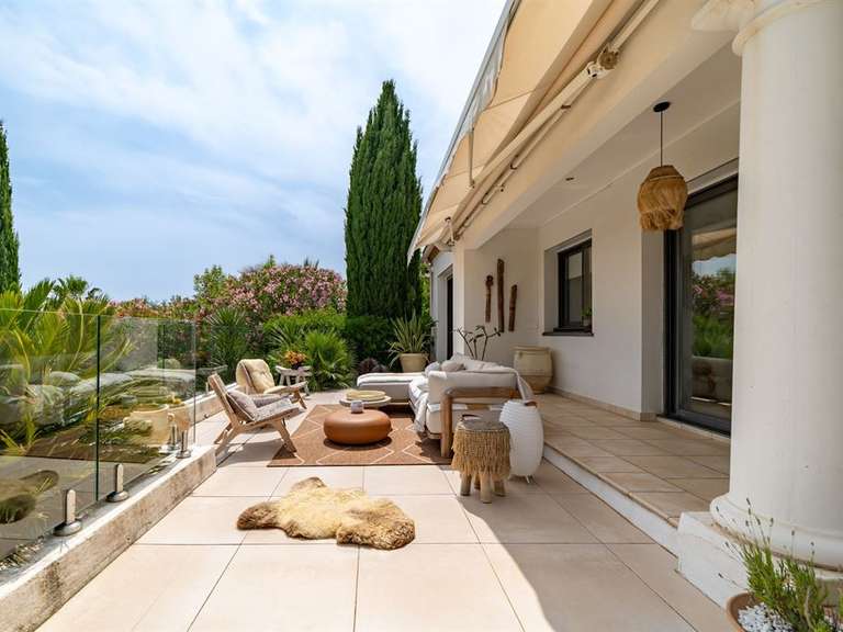 Maison Juvignac - 3 chambres - 210m²