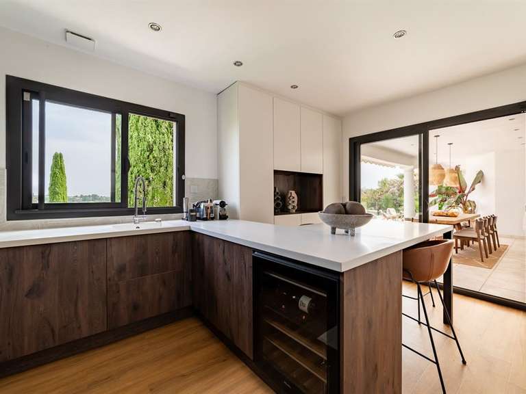 Maison Juvignac - 3 chambres - 210m²