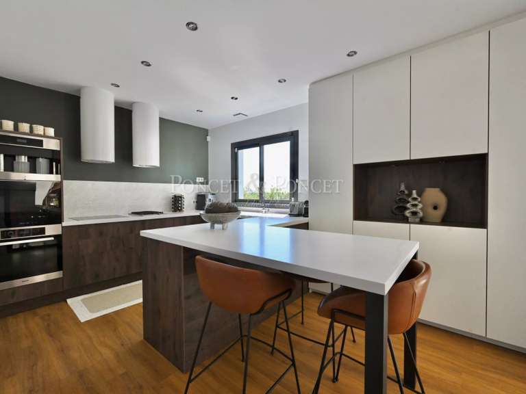 Maison Juvignac - 4 chambres - 250m²