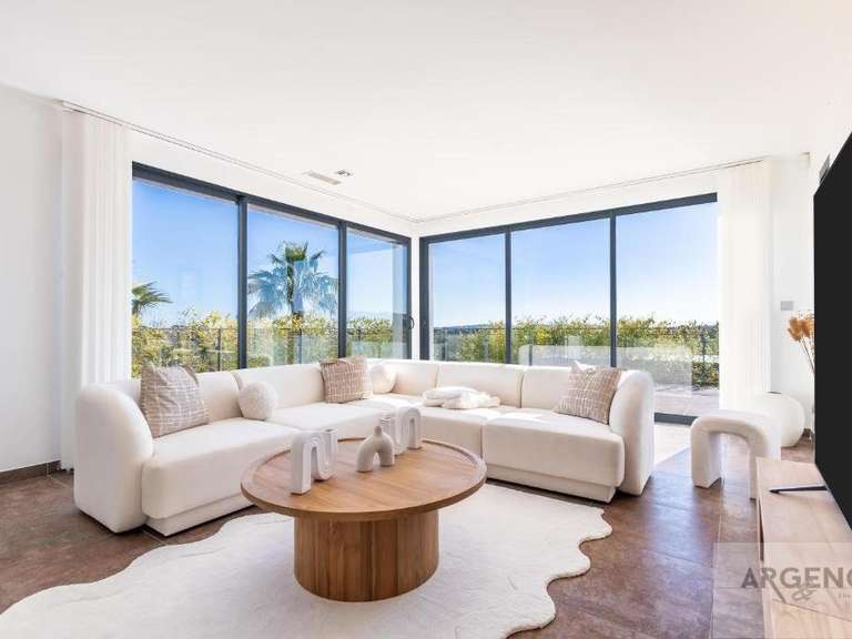 Maison Juvignac - 4 chambres - 230m²