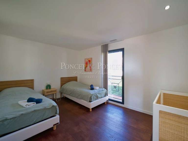 Maison Juvignac - 4 chambres - 230m²