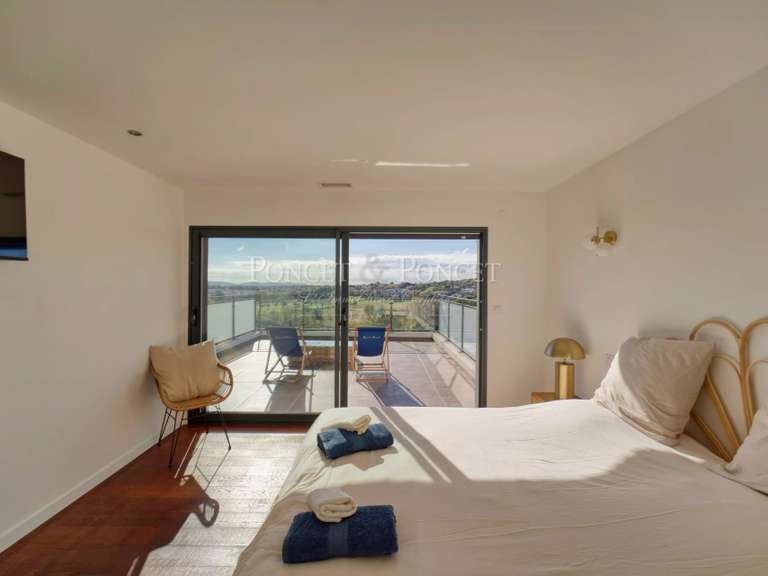 Maison Juvignac - 4 chambres - 230m²