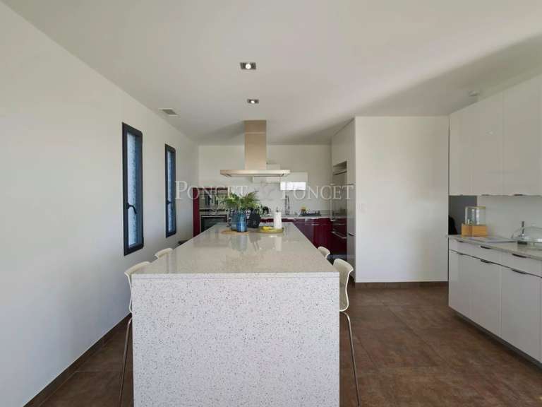 Maison Juvignac - 4 chambres - 230m²