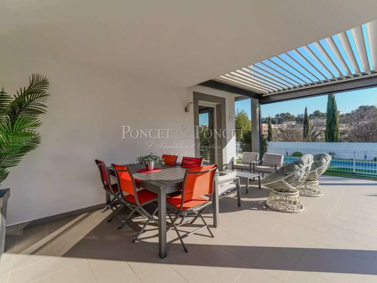 Maison Juvignac - 4 chambres - 225m²