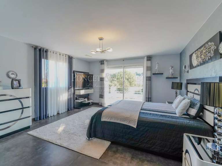 Maison Juvignac - 4 chambres - 225m²