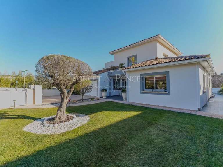 Maison Juvignac - 4 chambres - 225m²