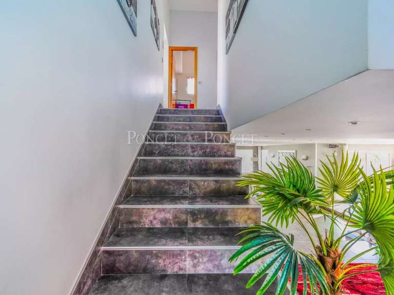 Maison Juvignac - 4 chambres - 225m²