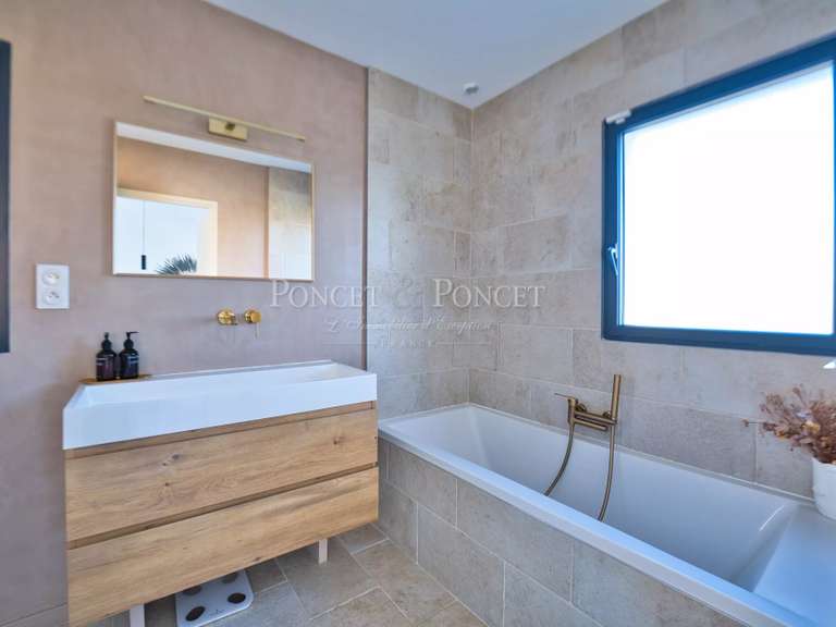 House Juvignac - 4 bedrooms - 246m²