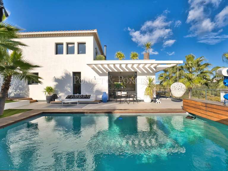 Maison Juvignac - 4 chambres - 246m²