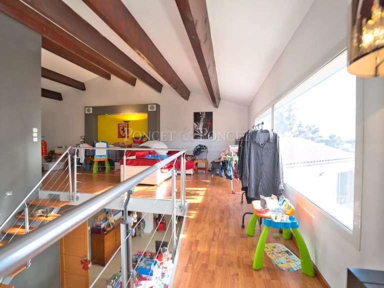 Maison Juvignac - 4 chambres - 230m²