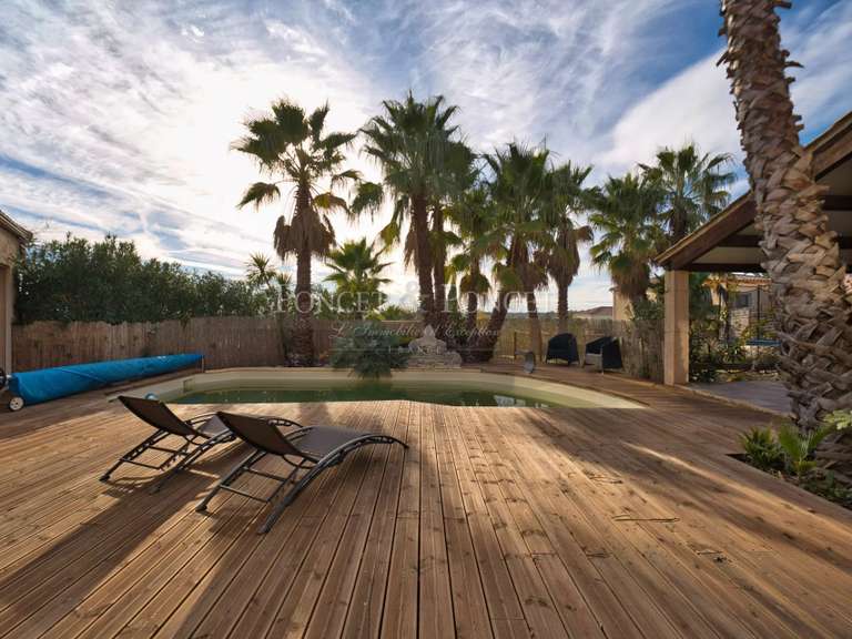 Maison Juvignac - 4 chambres - 230m²