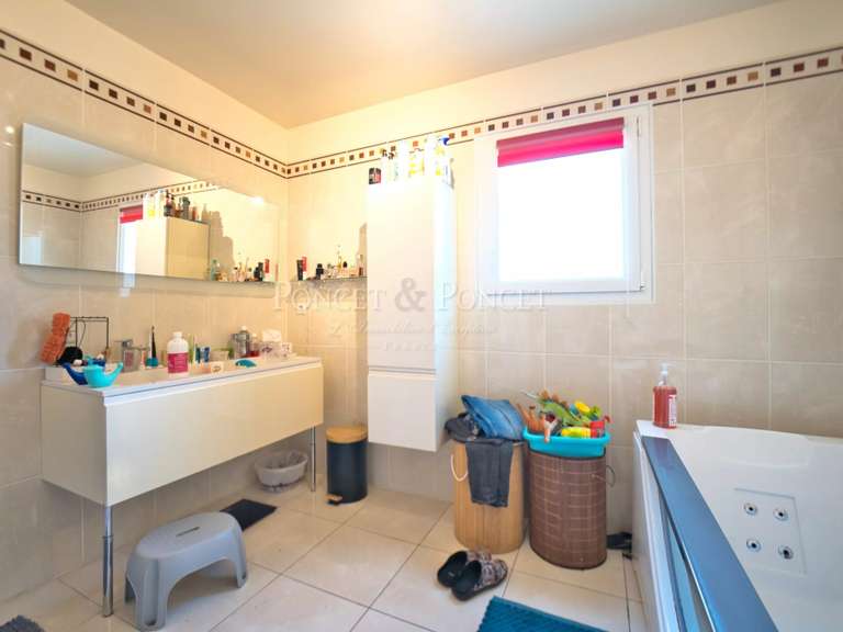 Maison Juvignac - 4 chambres - 230m²