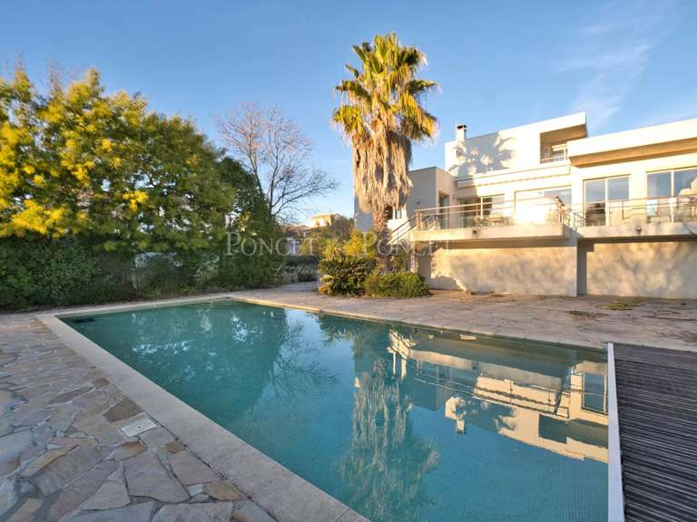 Maison Juvignac - 5 chambres - 185m²