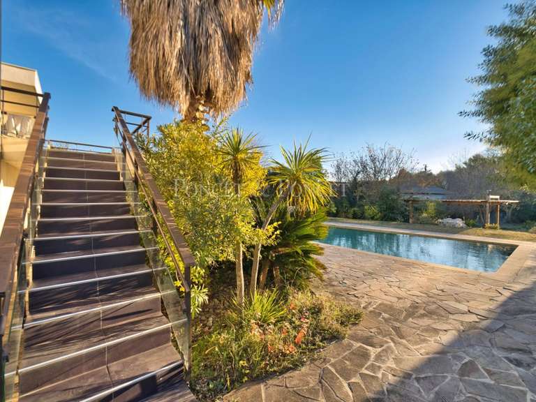 Maison Juvignac - 5 chambres - 185m²